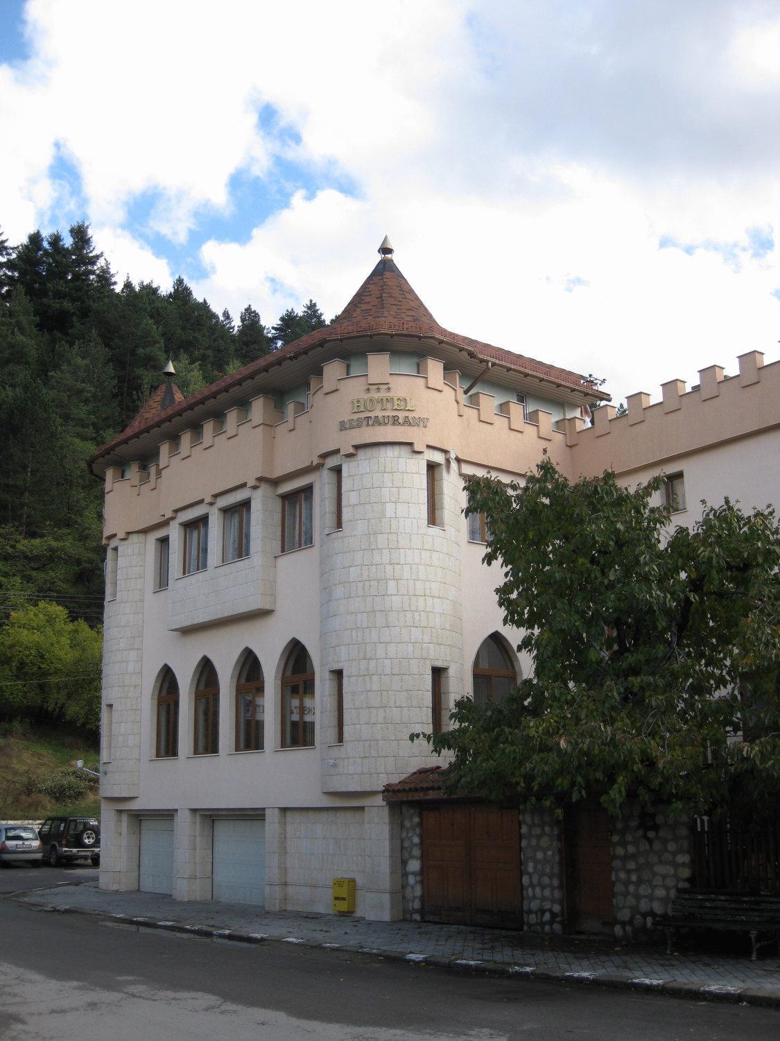 The Castle Hotel Samokov Exterior foto