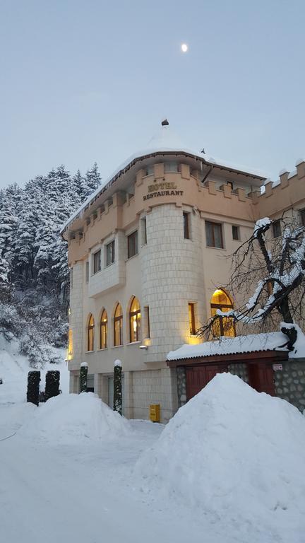 The Castle Hotel Samokov Exterior foto