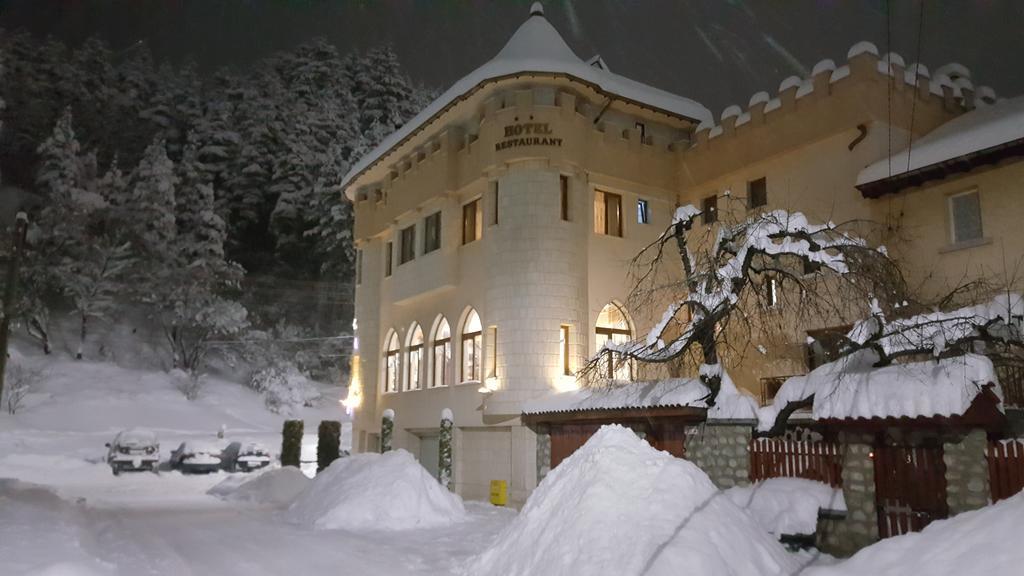 The Castle Hotel Samokov Exterior foto